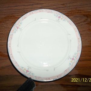 Lenox  Vintage Fine Bone China Plate Set